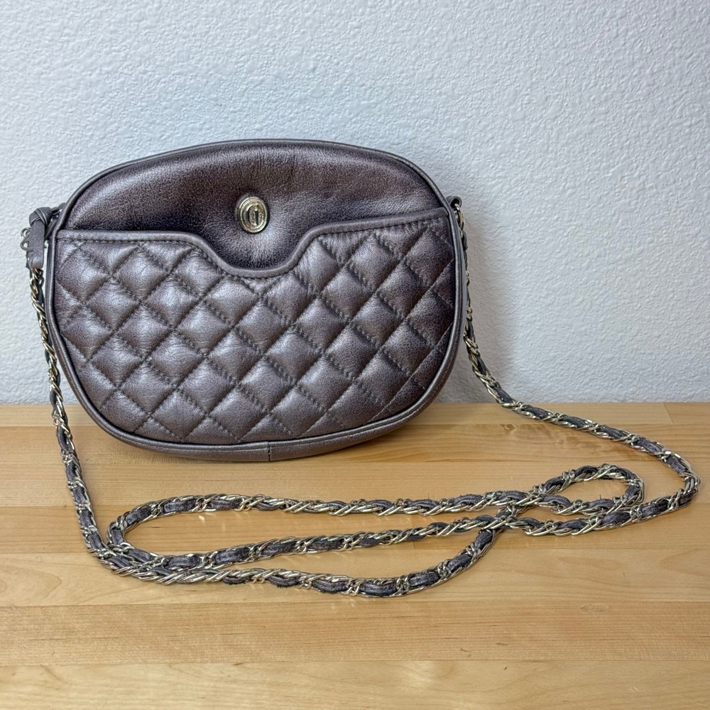 Ganson Vintage Pewter Metallic Quilted Leather Crossbody Chain Camera‎ Bag Oval